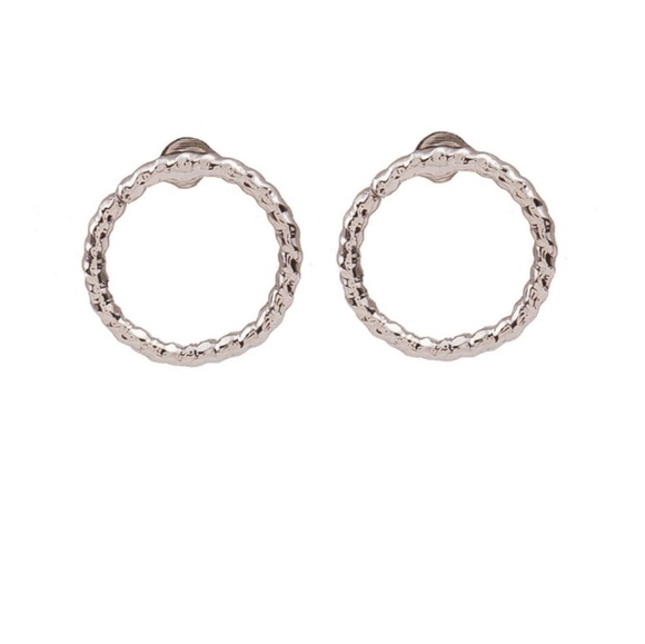 Simple Twisted Rope Open Circle Stud Minimalist - Picture 3 of 4